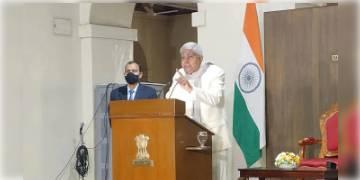 Read more about - 'রাজ্যের চারদিকে দুর্নীতি', মুখ্যমন্ত্রী ক্ষমা চাইলে ভাল হবে ওঁরই : বললেন রাজ্যপাল ধানখার 