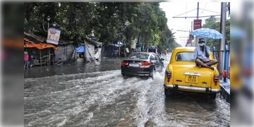 Read more about - Weather Update | টানা বৃষ্টিতে জলমগ্ন মহানগর, একনজরে কলকাতার আজকের আবহাওয়া আপডেট