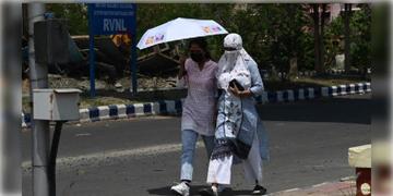 Read more about - Weather Update | চৈত্রালী গরমে পুড়ছে মহানগর, আজ কলকাতার তাপমাত্রা ৩৫ ডিগ্রি ছাড়ালো!
