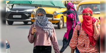 Read more about - Weather Update | তীব্র দাবদাহে পুড়ছে শহর কলকাতা, একনজরে মহানগরীর আজকের আবহাওয়া আপডেট