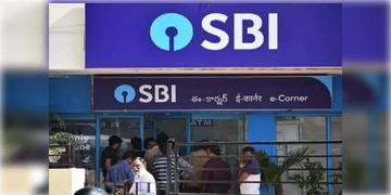 Read more about - SBI | মধ্যবিত্তের পকেটে চাপ! গাড়ি-বাড়ির ঋণে সুদের হার বৃদ্ধি করেছে স্টেট ব্যাঙ্ক অফ ইন্ডিয়া!