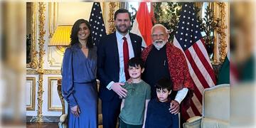 Read more about - JD Vance | শুল্ক যুদ্ধের আবহে সপরিবারে ভারতে আসছেন মার্কিন ভাইস প্রেসিডেন্ট জেডি ভান্স!
