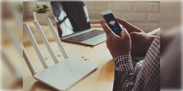 Read more about - Router WiFi | রাউটার হ্যাক হয়ে হচ্ছে ব্যক্তিগত তথ্য চুরি! সতর্ক করলো কেন্দ্রীয় সংস্থা CERT-IN! WiFi সুরক্ষিত রাখতে কী করবেন?