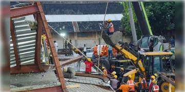 Read more about - Taratala Accident | তারাতলায় মৃত্যু বেড়ে ১৫, ধ্বংসস্তূপে এখনও বেশ কয়েকজন আটকে রয়েছেন বলে আশঙ্কা