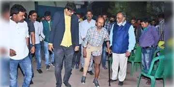 Read more about - নিরাপত্তারক্ষী অভিজিৎ প্রামাণিক ফিরে পেলেন কৃত্রিম পা                 