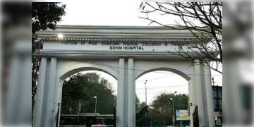 Read more about - SSKM Hospital | ইতিহাস গড়তে চলেছে এসএসকেএম, টানা ছ'দিন ধরে চলবে ৩০০টি গলব্লাডার স্টোন অপারেশন