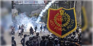 Read more about - Nepal-WB Police | নেপালের আটক ভারতীদের সাহায্যের জন্যে একাধিক হেল্পলাইন নম্বর চালু রাজ্য পুলিশের