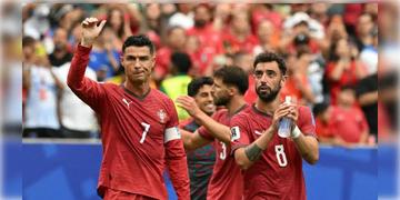 Read more about - Portugal vs Colombia | মেসির শহরে নিষ্প্রভ রোনাল্ডো, কলম্বিয়ার বিরুদ্ধে গোলশূন্য পর্তুগাল!