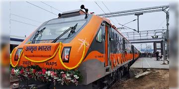 Read more about - Amrit Bharat Express | আরও সহজ-সস্তা বারাণসী যাত্রা, শিয়ালদহ-বারাণসী অমৃত ভারত এক্সপ্রেস পাচ্ছে বাংলা!