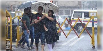 Read more about - মহানগরীতে কবে থেকে হবে ‘বর্ষার বর্ষণ’? দক্ষিণবঙ্গে রয়েছে বিক্ষিপ্ত ঝড়-বৃষ্টির পূর্বাভাস