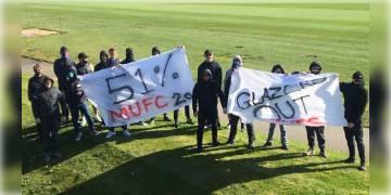 Read more about - মাঠে ঢুকে সুপার লিগ নিয়ে ক্ষোভ প্রকাশ ম্যান ইউ ভক্তদের