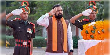 Read more about - Samrat Choudhary | বিহারে শুরু সম্রাট যুগ, নয়া মুখ্যমন্ত্রী হিসেবে শপথ নিলেন সম্রাট চৌধুরী!