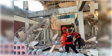 Read more about - Indonesia Earthquake | ভূমিকম্পে কেঁপে উঠল ইন্দোনেশিয়া! রিখটার স্কেলে কম্পনের মাত্রা ছিল ৭.৭! জারি হয়েছে সুনামি সতর্কতাও!