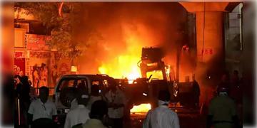 Read more about - Nagpur Violence | নাগপুর সাম্প্রদায়িক অশান্তির নেপথ্যে বাংলাদেশ? একটি পোস্ট থেকেই শুরু সংঘর্ষ?