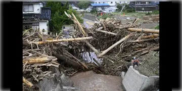 Read more about - Earthquake | পর পর দুবার শক্তিশালী ভূমিকম্পে কেঁপে উঠলো দেশ! বদলে যেতে পারে দেশের মানচিত্র