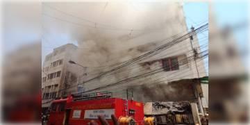 Read more about - লেনিন সরণি-তে ফের ভয়াবহ অগ্নিকাণ্ড, পৌঁছেছেন পুলিশের উচ্চপদস্থ অফিসাররা ও দমকল