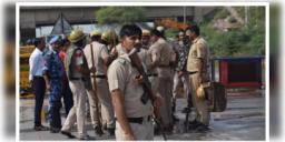 Read more about - Delhi Blast-Gurugram | বিস্ফোরণের জের, গুরুগ্রামে ভাড়া থাকা কাশ্মীরিদের তথ্য জমা দেওয়ার নির্দেশ পুলিশের