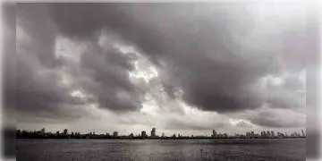 Read more about - শুধু কলকাতা নয়, রাজ্যের একাধিক জেলা আগামী দু'দিন ভাসতে পারে বৃষ্টির জলে