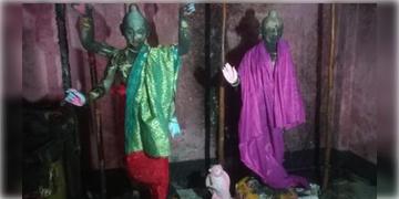 Read more about - Bangladesh ISKCON | ঢাকার লক্ষ্মীনারায়ণ মন্দিরে আগুন লাগানোর অভিযোগ! পুড়ে গিয়েছে মন্দিরের ভিতরের সমস্ত জিনিস