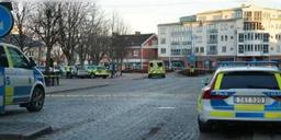 Read more about - 'সন্দেহজনক সন্ত্রাস-হামলায়' সুইডেনে আহত হলেন অন্তত ৮ জন, গ্রেফতার হামলাকারী