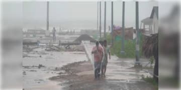 Read more about - Cyclone Arnab | অন্ধ্র উপকূলে ঘূর্ণিঝড় অর্ণবের তাণ্ডব, মৃত ৫, ক্ষতিগ্রস্ত ৭১৪টি গ্রাম!