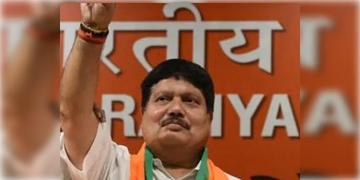 Read more about - Arjun Singh | অর্জুন  সিংয়ের বাড়ির সামনে বোমাবাজি, গোলাগুলি! বোমাঘাতে আহত খোদ প্রাক্তন সাংসদ