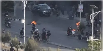 Read more about - Parliament Suicide । অর্ধদগ্ধ অবস্থায় মৃত্যু হলো সংসদ ভবনের সামনে গায়ে আগুন লাগিয়ে আত্মহত্যার চেষ্টা করা যুবকের