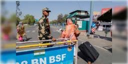 Read more about - IND-PAK | দিল্লিতে মা, অশ্রুসজল চোখে পাকিস্তান ফিরলো খুদে ভাই-বোন! ভিসা বাতিলদের জেরে 'বিচ্ছেদ'!