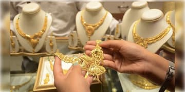 Read more about - Gold Rate Today | মাসের শেষে দেশজুড়ে সস্তা হলো সোনা, আজ কতোতে বিকোচ্ছে হলুদ ধাতু?