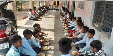 Read more about - Mid Day Meal | মিড-ডে মিল বন্ধ হওয়া চলবে না, ৯৯৭ কোটি বরাদ্দ করে কড়া বার্তা শিক্ষামন্ত্রীর!