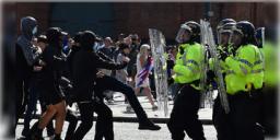 Read more about - Britain Anti-Immigration Protest । ২০১১ সালের পর থেকে এটিই  সবচেয়ে বড় দাঙ্গা! অভিবাসন বিরোধী আন্দোলন ঘিরে ভয়াবহ হিংসায় জ্বলছে ব্রিটেন