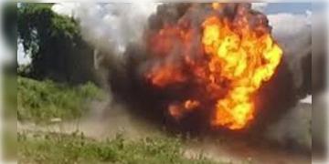 Read more about - বাসন্তীতে বোমা বিস্ফোরণ ঘিরে ছড়িয়েছে ব্যাপক আতঙ্ক