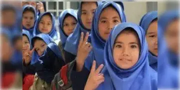 Read more about - Iran Education: অসুস্থ কয়েকশো ছাত্রী, নারীশিক্ষা রুখতে পড়ুয়াদের বিষ খাওয়ানোর অভিযোগ!