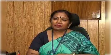 Read more about - নয়া ইতিহাস, দেশের প্রথম মহিলা এয়ার ট্রাফিক ম্যানেজমেন্টের জেনারেল ম্যানেজার শ্যামলী হালদার !