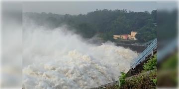 Read more about - DVC | টানা বৃষ্টিতে প্লাবিত রাজ্যের একাধিক এলাকা, এরই মধ্যে ফের জল ছাড়লো ডিভিসি