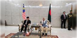 Read more about - Bangladesh-Malaysia | মালয়েশিয়ার প্রধানমন্ত্রীর সঙ্গে বৈঠক করলেন বাংলাদেশের অন্তর্বর্তী সরকারের প্রধান ইউনূস