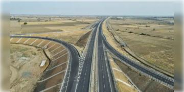 Read more about - Varanasi-Kolkata Expressway | কলকাতা থেকে দিল্লি পৌঁছানো যাবে মাত্র ১৭ ঘন্টায়! বারাণসী-কলকাতা এক্সপ্রেসওয়ের প্রস্তাবে অনুমোদন!