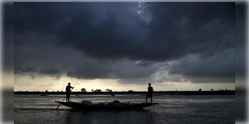 Read more about - নিম্নচাপ ঘনিয়ে আসছে, শীতের মরসুমে রাজ্যে লাগাতার বৃষ্টির পূর্বাভাস আবহাওয়া দফতরের