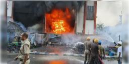 Read more about - Panihati Fire | পানিহাটিতে CESC-র ভবনে ভয়াবহ আগুন, ঘটনাস্থলে দমকলের ৭ ইঞ্জিন!