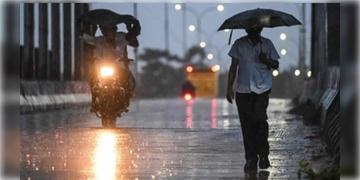 Read more about - Weather Latest Update | আগামী ২৪ ঘণ্টায় ভারী থেকে অতিভারী বৃষ্টির পূর্বাভাস, ভিজবে কোন কোন জেলা?