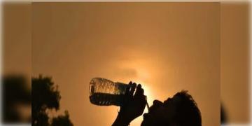 Read more about - চৈত্রের দাবদাহ থেকে আপাতত মিলতে পারে স্বস্তি, বড় ঘোষণা হাওয়া অফিসের