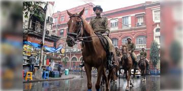 Read more about - Horses of Mounted Police | হলো না ‘শাপমুক্তি’, ৪ বছর ধরে কুচকাওয়াজে ব্রাত্য কলকাতা মাউন্টেড পুলিশের ঘোড়া! কিন্তু কেন?