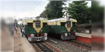 Read more about - প্রস্তুতি তুঙ্গে, দীর্ঘপ্রায় ৮ মাস পরে রাজ্যে বুধবার থেকে গড়াতে চলেছে লোকাল ট্রেনের চাকা !