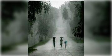 Read more about - চূড়ান্ত বৃষ্টিপাতের সতর্কতা উত্তরবঙ্গের জেলায় জেলায়, দক্ষিণবঙ্গের তিন জেলায় বজ্রবিদ্যুৎ-সহ বৃষ্টিপাত