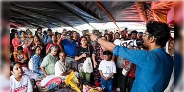 Read more about - R G Kar | ২জন স্টেনোগ্রাফার নিয়ে কালীঘাটের পথে জুনিয়র ডাক্তাররা, 'নেগোশিয়েশনের  জায়গায় আমরা থাকব না, বললেন তারা