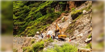 Read more about - NH10 | শিলিগুড়ি থেকে গ্যাংটকের রাস্তায় ধস মেরামতির উদ্যোগ, টানা ৪ দিন বন্ধ থাকবে NH-10!