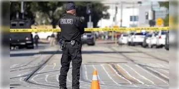 Read more about - ফের মার্কিন মুলুকে গণহত্যা, ক্যালিফোর্নিয়ার রেল ইয়ার্ডে ৮ সহকর্মীকে গুলি করে খুন