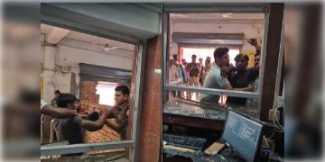 Read more about - Bandak Station | ব্যান্ডেল স্টেশনের টিকিট কাউন্টারে ভাঙচুর! হাত তোলা হলো রেল পুলিশের গায়েও!