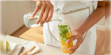 Read more about - Detox Water | তীব্র তাপদাহে বাড়ির বানানো ডিটক্স ওয়াটার খেয়ে চাঙ্গা করুন শরীর! কমবে ওজনও!