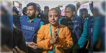 Read more about - Chinmay Prabhu | এবার ঢাকার হাইকোর্টে হবে সন্ন্যাসী চিন্ময় কৃষ্ণ দাসের জামিন মামলার শুনানি!